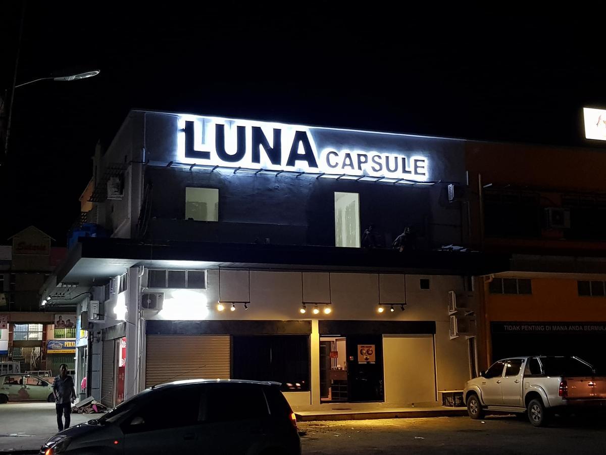 Luna Capsule Семпорна Екстериор снимка